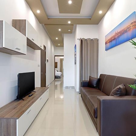Gem Beachfront Apt With Amazing Bay And Sea Views บีร์เซบบูจา ภายนอก รูปภาพ
